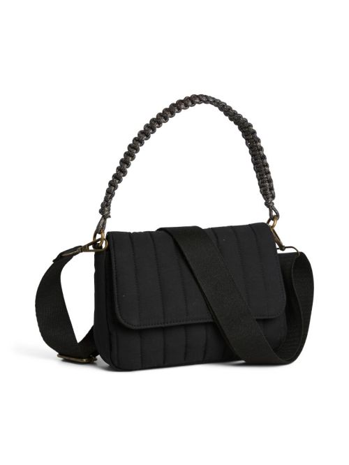 17163840 Black